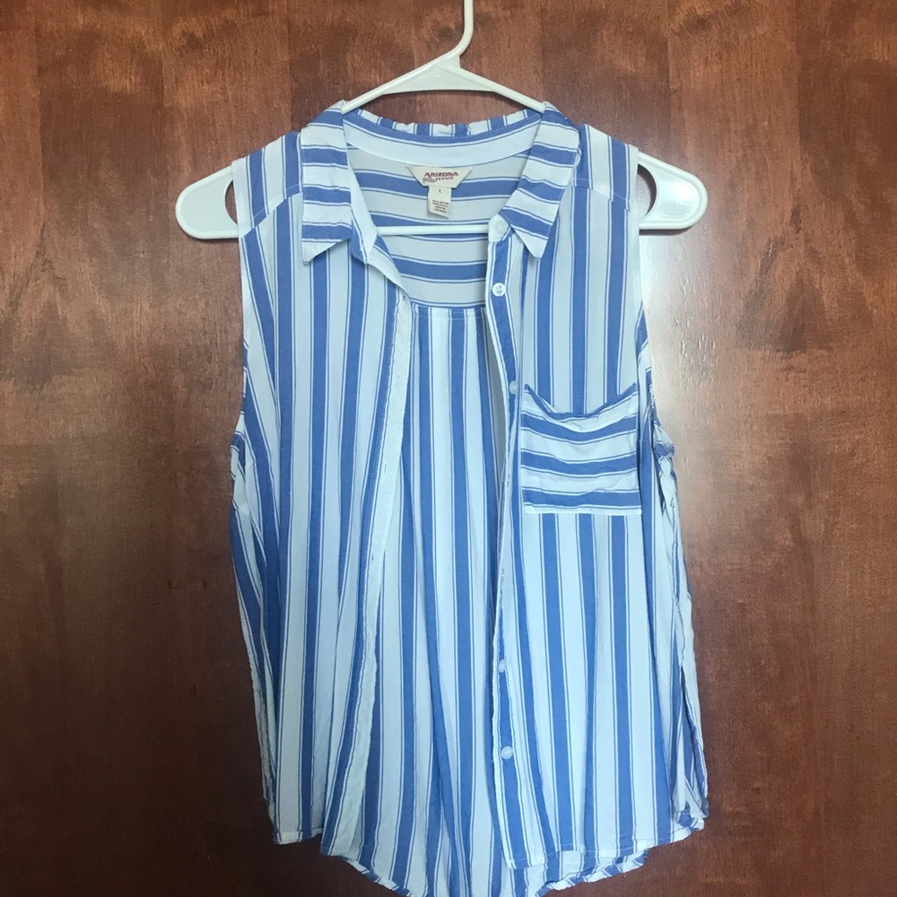 Sleeveless Infinity Shirt